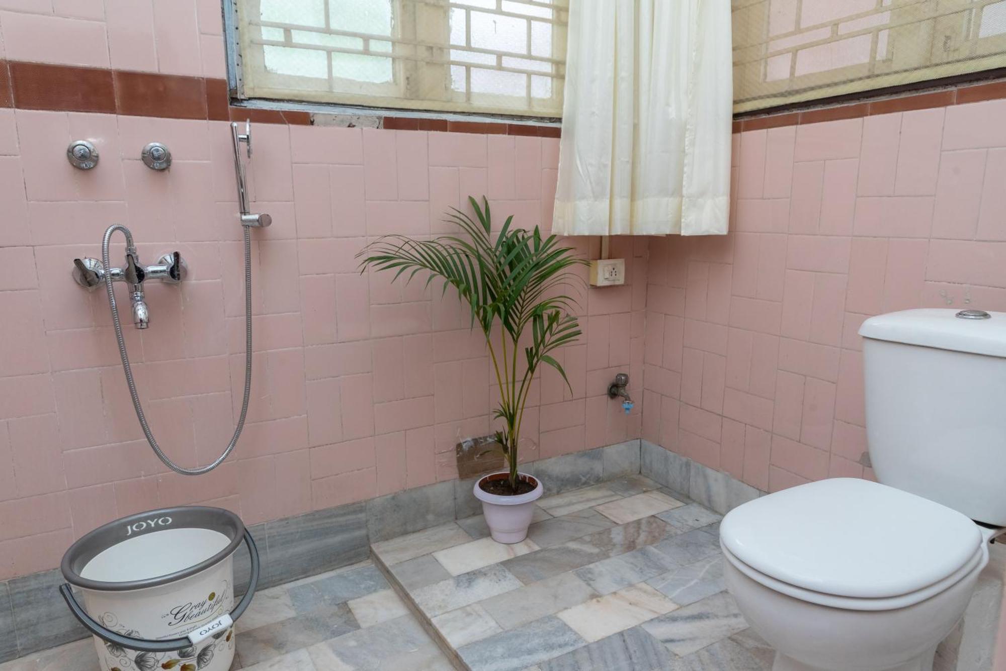 The Urban Grandeur 1 Bed & Breakfast กูวาฮาติ ภายนอก รูปภาพ