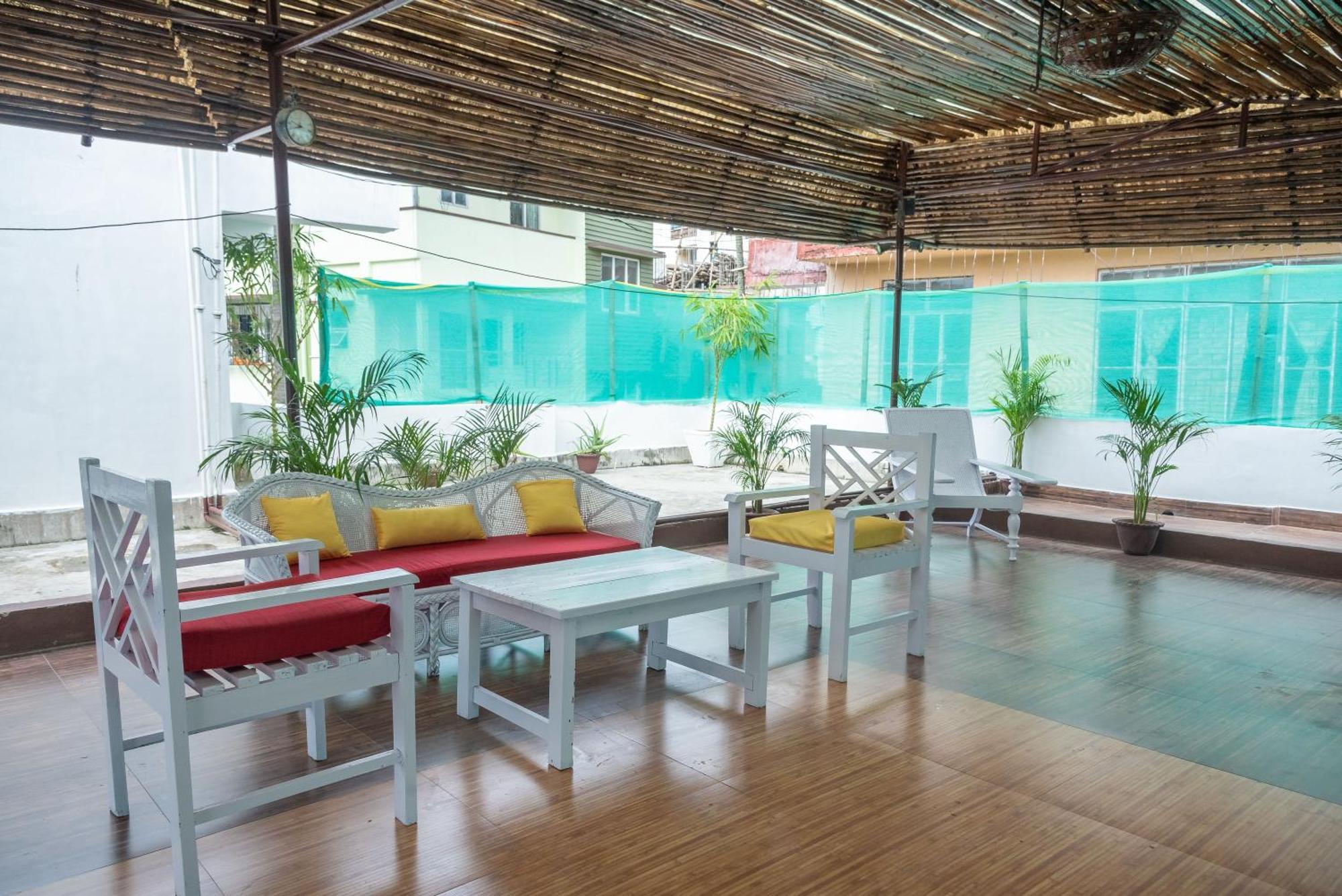 The Urban Grandeur 1 Bed & Breakfast กูวาฮาติ ภายนอก รูปภาพ