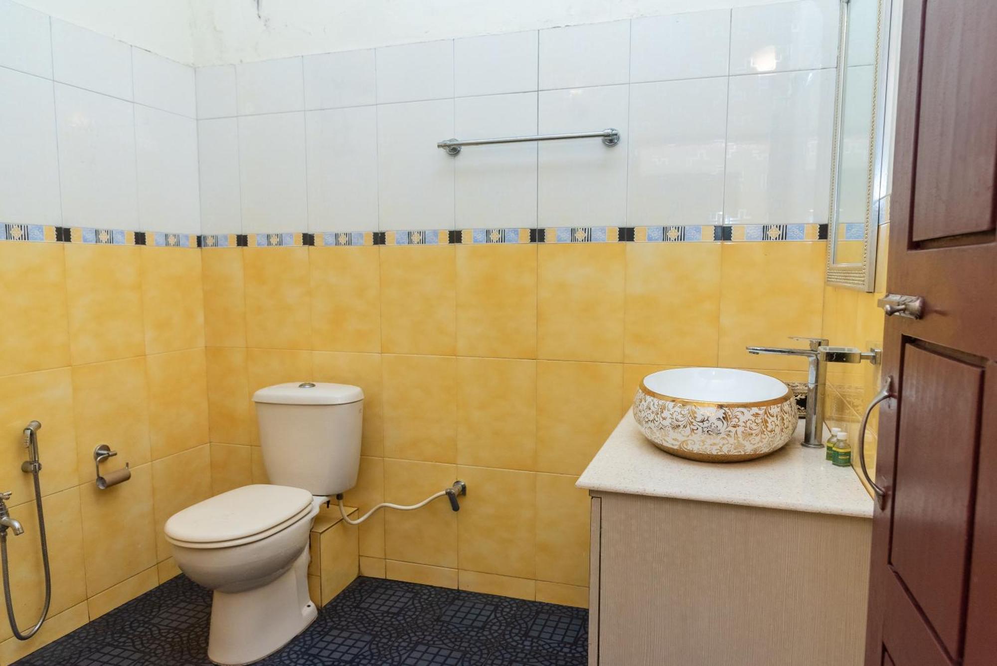 The Urban Grandeur 1 Bed & Breakfast กูวาฮาติ ภายนอก รูปภาพ