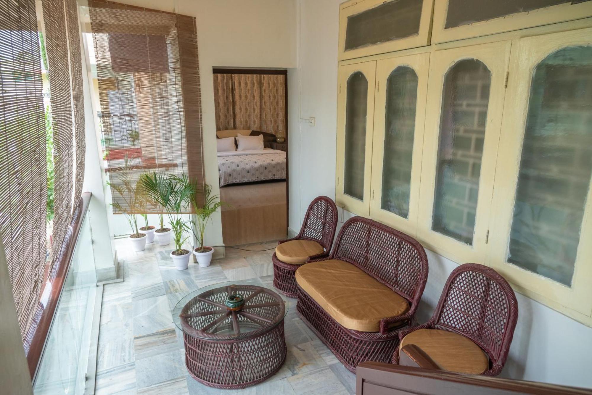 The Urban Grandeur 1 Bed & Breakfast กูวาฮาติ ภายนอก รูปภาพ