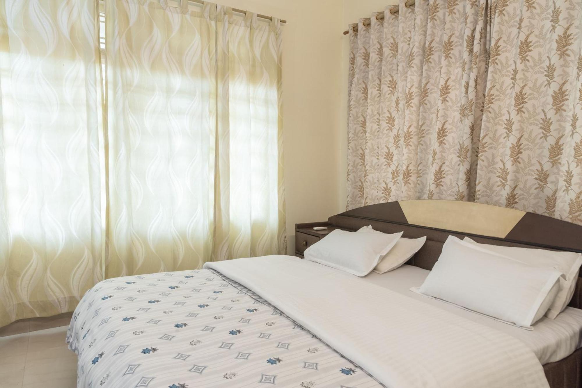 The Urban Grandeur 1 Bed & Breakfast กูวาฮาติ ภายนอก รูปภาพ